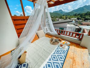 thumbnail: Interior detail