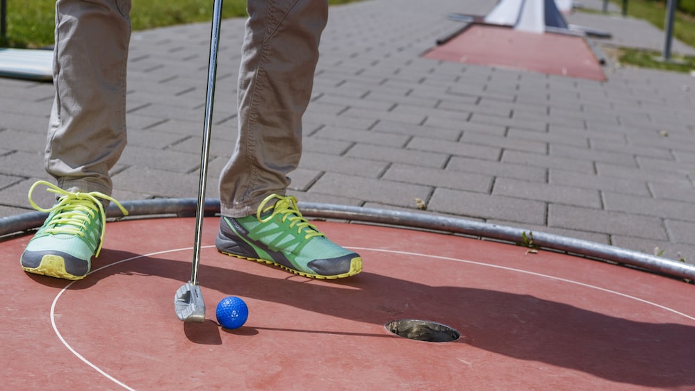 Mini-golf