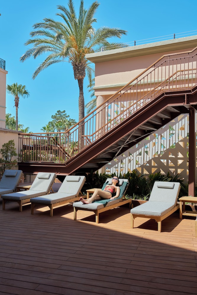 Sundeck