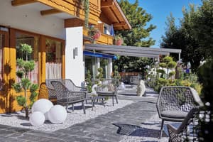 thumbnail: Exterior