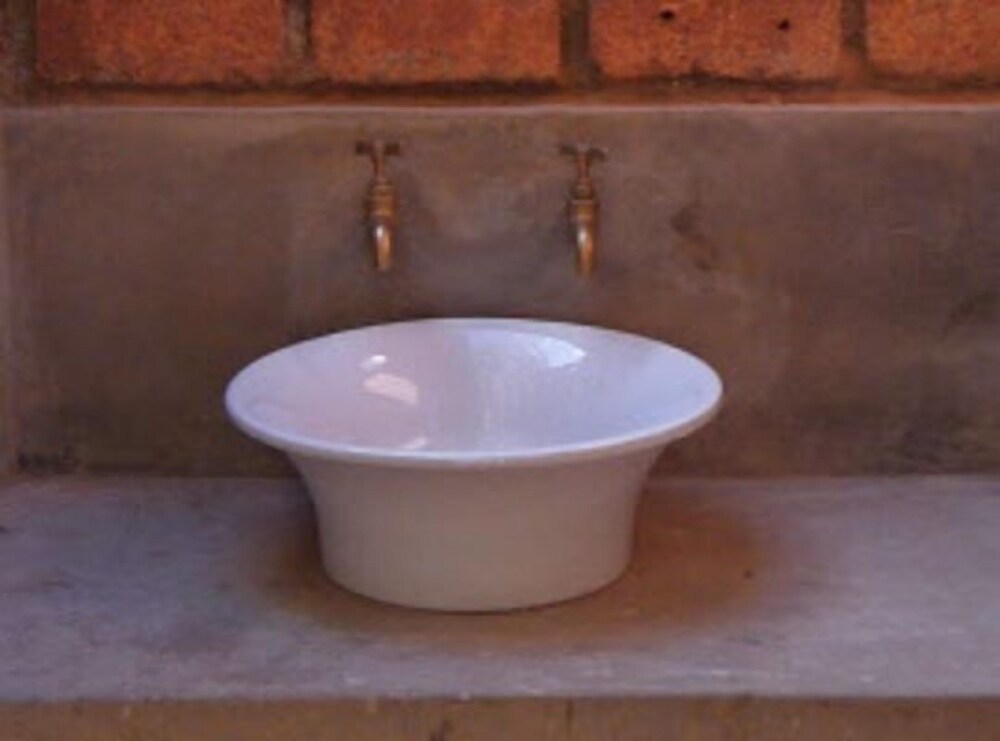 Bathroom sink