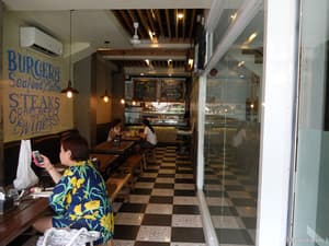 thumbnail: Restaurant