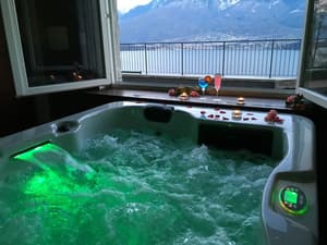 thumbnail: Jetted tub