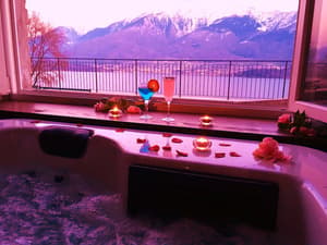 thumbnail: Jetted tub