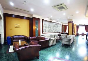 thumbnail: Lobby sitting area