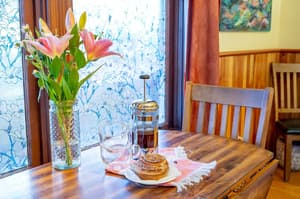 thumbnail: In-room dining