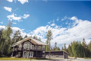 thumbnail: Front of property
