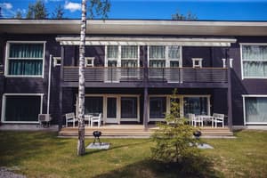 thumbnail: Front of property