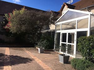 thumbnail: Property entrance