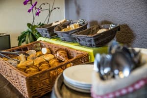 thumbnail: Restaurant