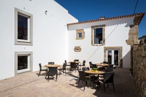 thumbnail: Outdoor dining