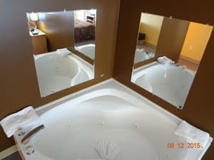 thumbnail: Jetted tub