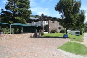 thumbnail: Front of property