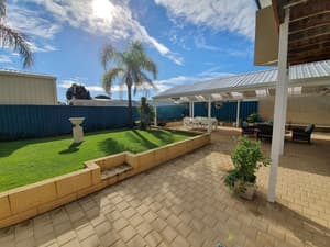 thumbnail: Garden view