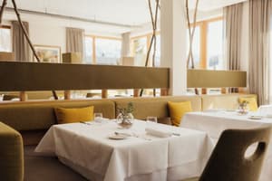 thumbnail: Restaurant