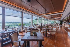 thumbnail: Restaurant