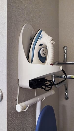 thumbnail: Iron/ironing board