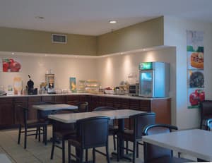 thumbnail: Breakfast area
