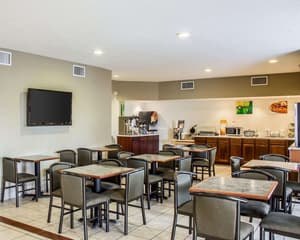 thumbnail: Breakfast area