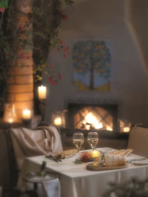 thumbnail: Couples dining