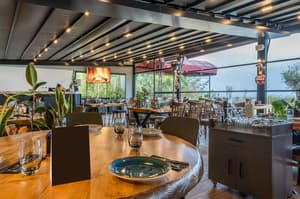 thumbnail: Restaurant