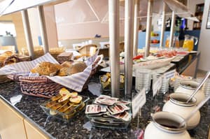 thumbnail: Breakfast area