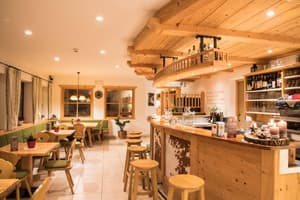 thumbnail: Bar (on property)