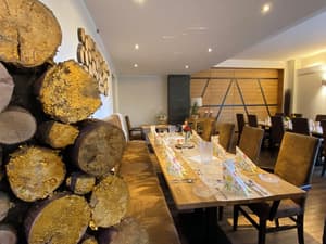 thumbnail: Restaurant