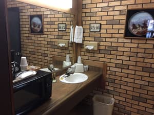 thumbnail: Bathroom amenities