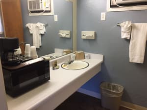 thumbnail: Bathroom amenities