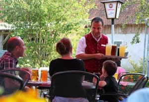 thumbnail: Outdoor dining