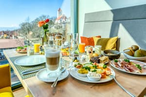 thumbnail: Breakfast area
