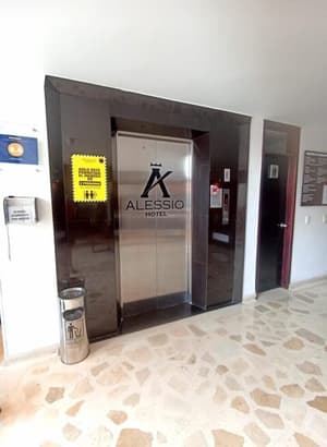 thumbnail: Elevator
