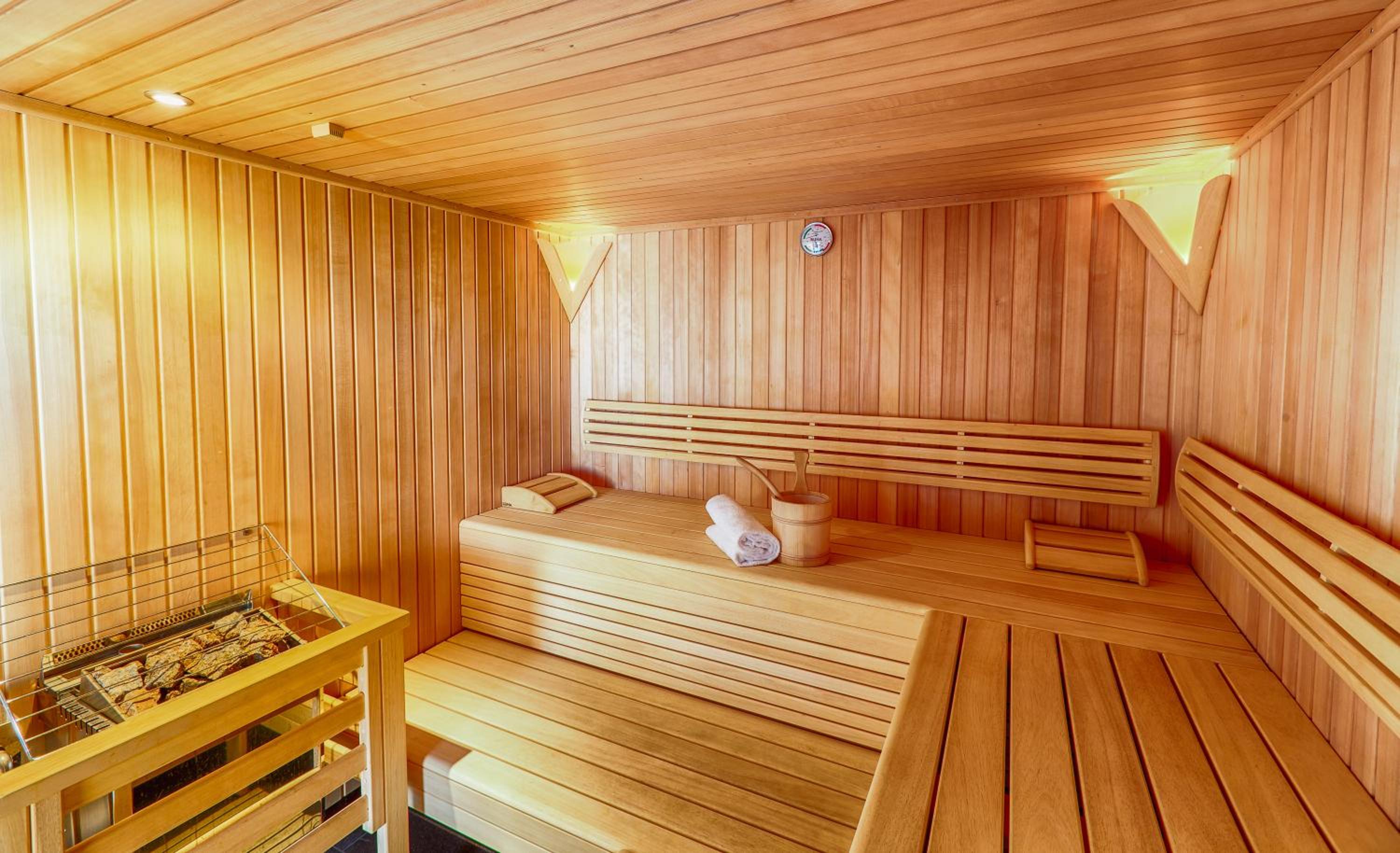 Swimming pool-spa