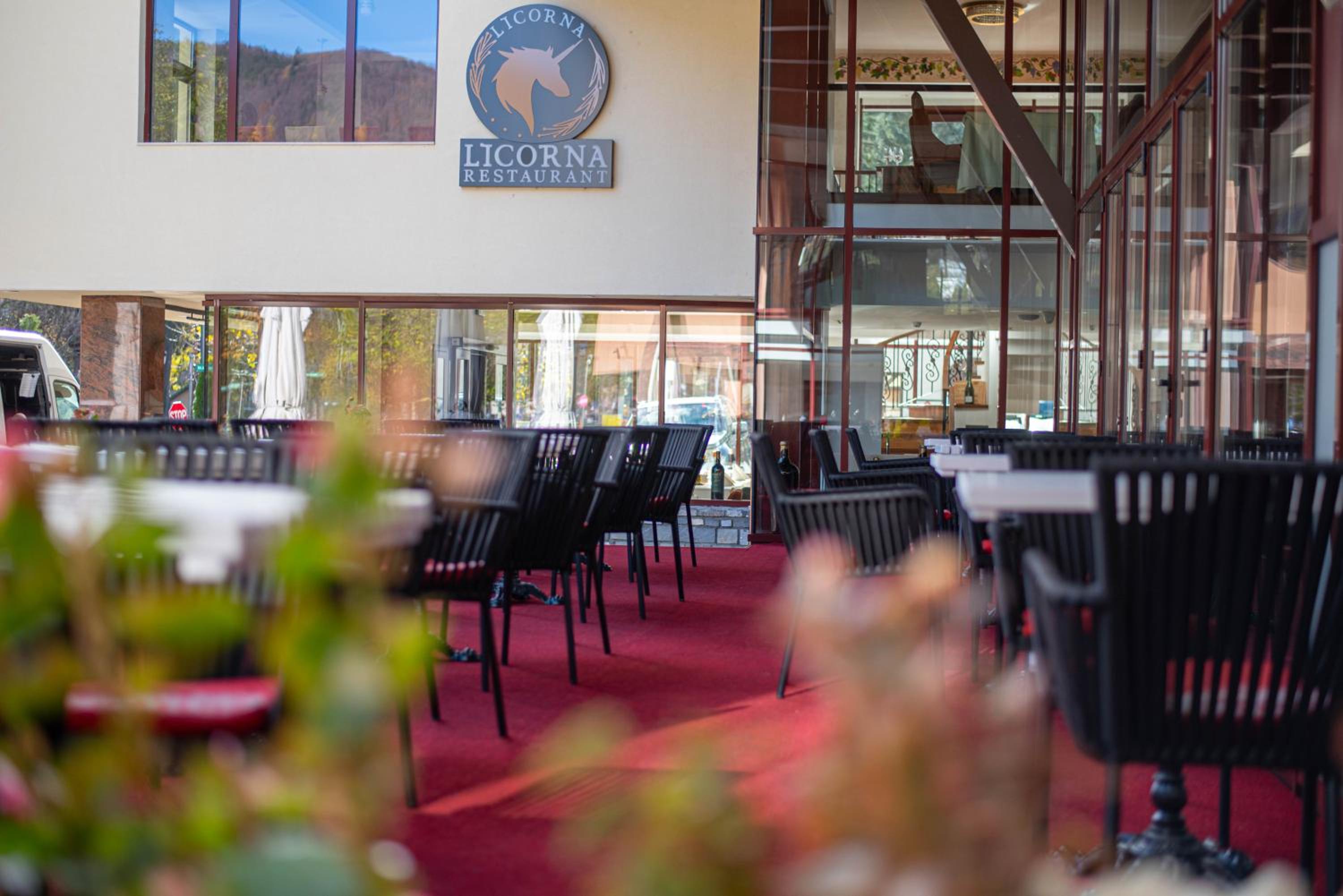 Restaurant-cafeteria