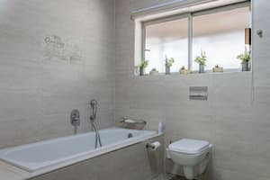 thumbnail: Deep soaking bathtub