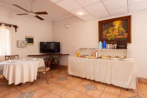 thumbnail: Breakfast area