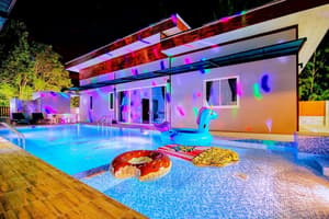 thumbnail: Outdoor pool