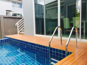 thumbnail: Outdoor pool