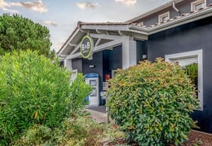thumbnail: Property entrance