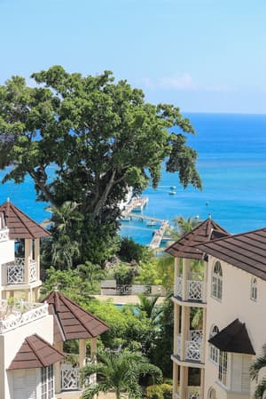 thumbnail: Balcony view