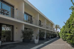 thumbnail: Exterior