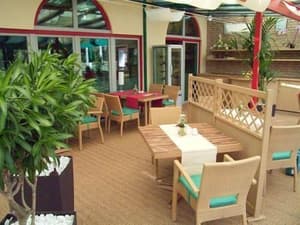 thumbnail: Restaurant