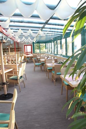 thumbnail: Restaurant