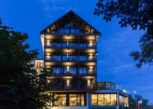 thumbnail: Family dining