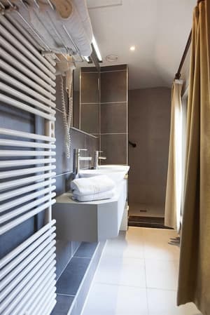 thumbnail: Bathroom sink