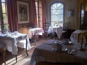 thumbnail: Breakfast area