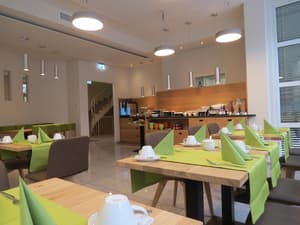 thumbnail: Breakfast area