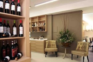 thumbnail: Bar (on property)