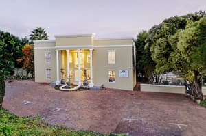 thumbnail: Front of property